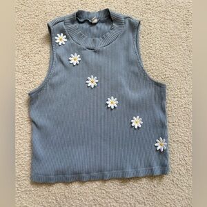 Uniqlo sleeveless ribbed crop daisy sweater light blue, sz M, coquette twee cute